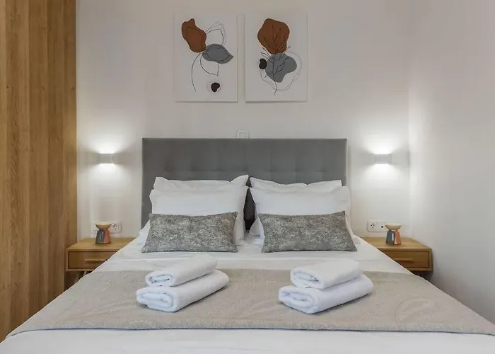 Athinais Luxury Studio 2